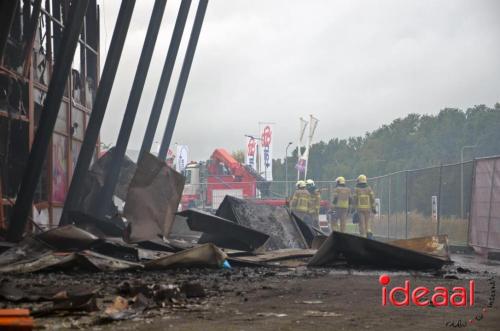 Resten van grote brand in Zutphen (08-10-2023)