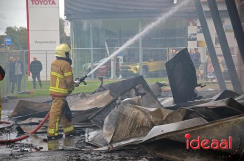 Resten van grote brand in Zutphen (08-10-2023)