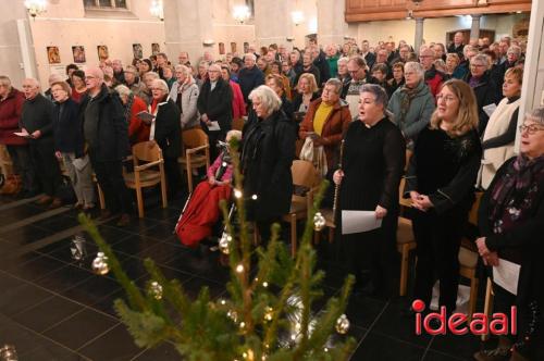 Kerstsamenzang door Mannenkoor Zelhem (17-12-2023)