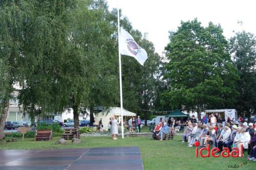 Folkloristische dansgroep De Iesselschotsers naar Estland