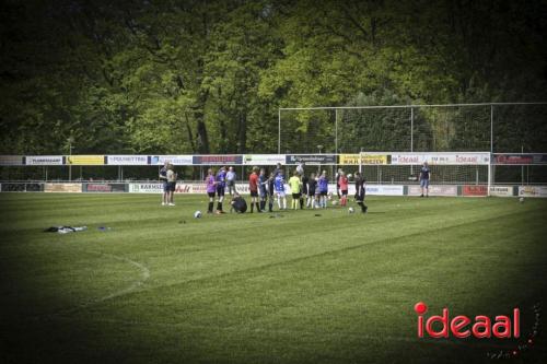 Voetbalclinic bij ZZC20 in Zelhem (01-05-2024)