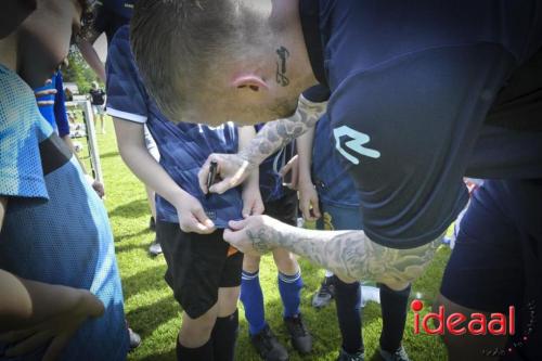 Voetbalclinic bij ZZC20 in Zelhem (01-05-2024)