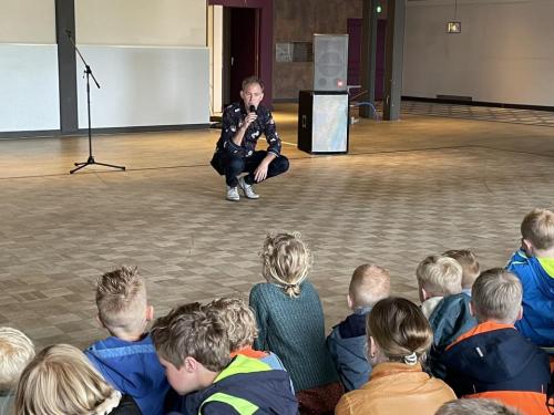 Sleuteloverdracht van Nijhof Halle aan school en gemeente (31-05-2024)-2