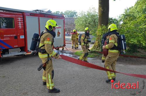 Uitslaande stalbrand in Wichmond (11-07-2024)