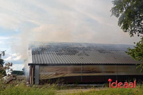 Uitslaande stalbrand in Wichmond (11-07-2024)