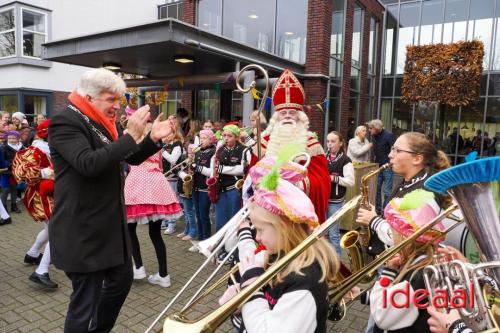 Sinterklaasintocht in Warnsveld - deel 2 (16-11-2024)