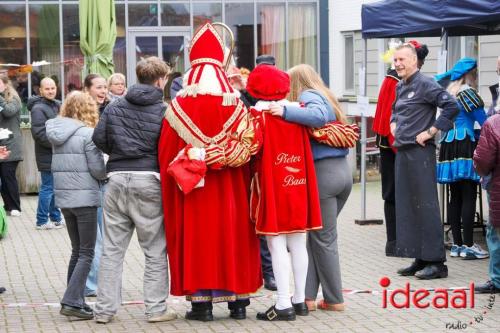 Sinterklaasintocht in Warnsveld - deel 2 (16-11-2024)