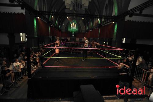 Worstel spektakel in de Event Kerk in Loil - deel 2 (14-04-2024)