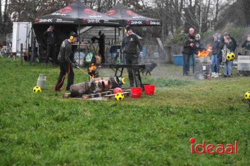 Carbidschieten - OekoeBoekoe Olde Kaste in Hengelo (31-12-2023)