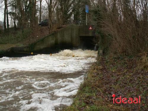 Waterpeil Berkel in Lochem erg hoog (25-12-2023)