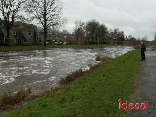 Waterpeil Berkel in Lochem erg hoog (25-12-2023)