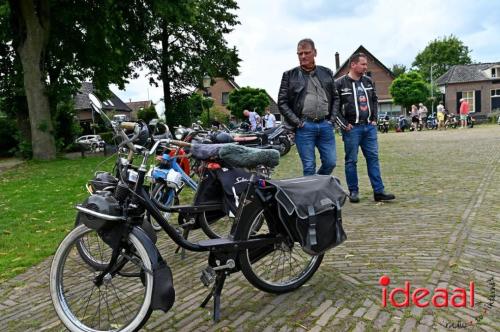 Brommers Kieken in de karke (13-08-2023)