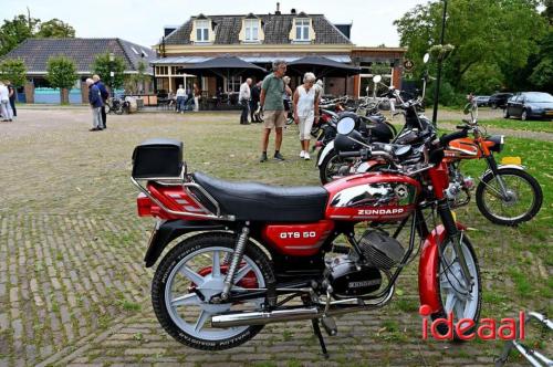 Brommers Kieken in de karke (13-08-2023)