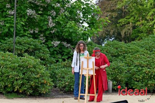 Openluchtspel "Hoezo Familie!"in Laren - deel 1 (08-07-2023)