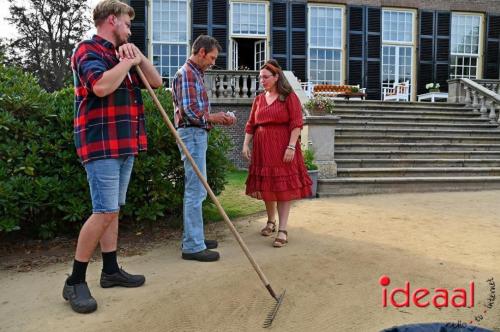 Openluchtspel "Hoezo Familie!"in Laren - deel 1 (08-07-2023)