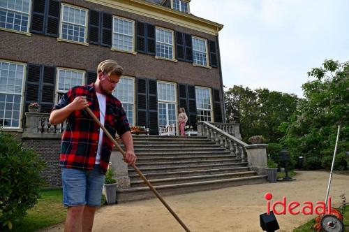 Openluchtspel "Hoezo Familie!"in Laren - deel 1 (08-07-2023)