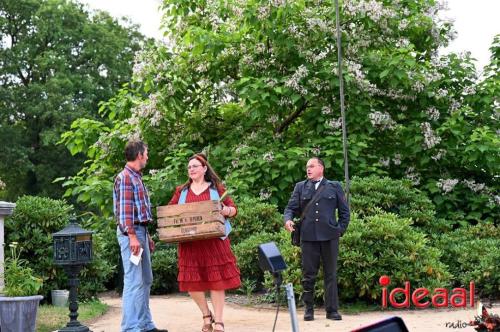 Openluchtspel "Hoezo Familie!"in Laren - deel 1 (08-07-2023)