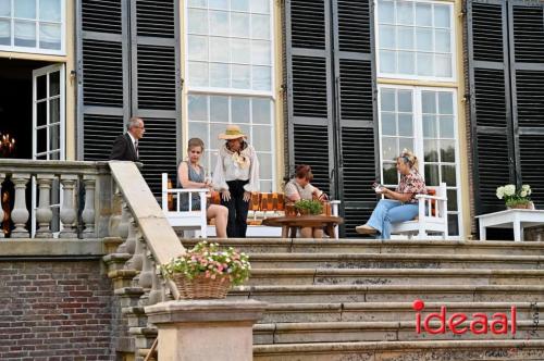 Openluchtspel "Hoezo Familie!"in Laren - deel 1 (08-07-2023)