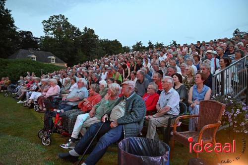 Openluchtspel "Hoezo Familie!"in Laren - deel 2 (08-07-2023)