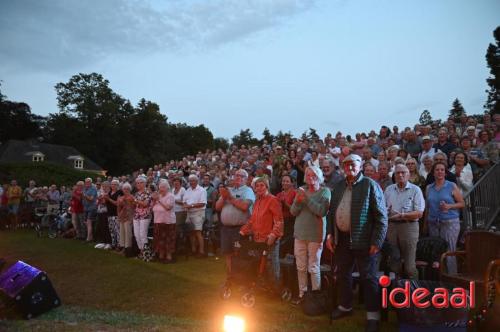 Openluchtspel "Hoezo Familie!"in Laren - deel 2 (08-07-2023)