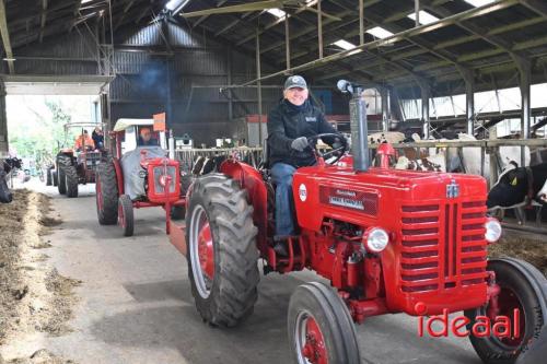 Koningsrit in Laren (27-04-2024)