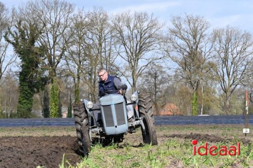 Oefenploegen bij aspergebedrijf Ten Broeke (04-04-2026)