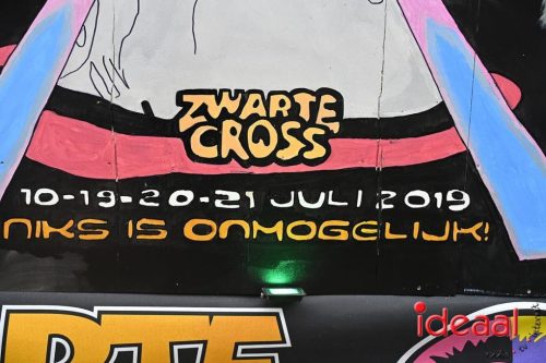 Vriendengroep De Heure bouwt carnavalswagen (01-02-2026)