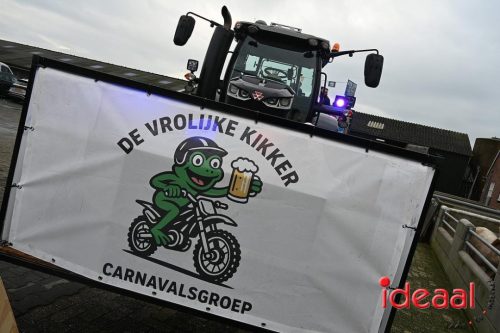 Vriendengroep De Heure bouwt carnavalswagen (01-02-2026)