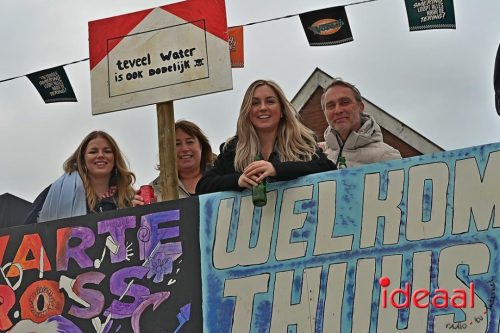 Vriendengroep De Heure bouwt carnavalswagen (01-02-2026)