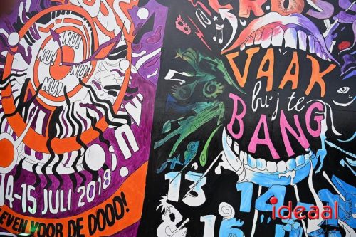 Vriendengroep De Heure bouwt carnavalswagen (01-02-2026)