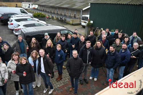 Vriendengroep De Heure bouwt carnavalswagen (01-02-2026)