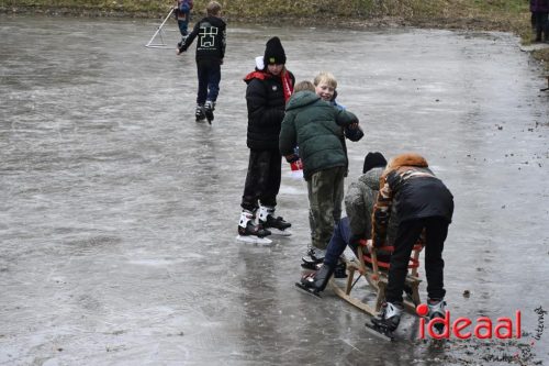 IJsbaan Roowinkel in Laren (27-12-2025)