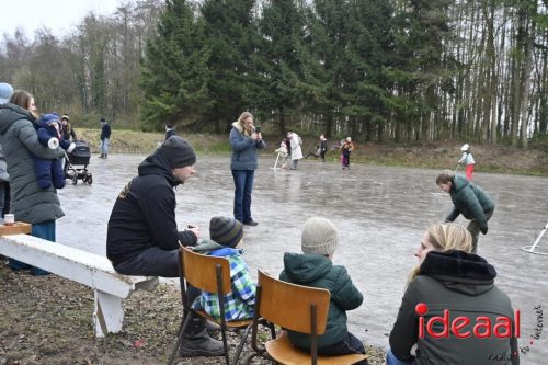 IJsbaan Roowinkel in Laren (27-12-2025)