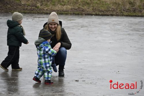 IJsbaan Roowinkel in Laren (27-12-2025)