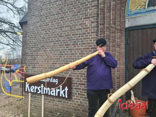 Kerstmarkt en kerstboom zetten in Keijenborg (09-12-2023)