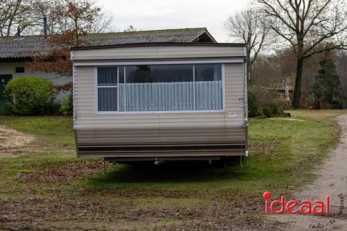 Vertrekkende campinggasten in Warnsveld (09-12-2023)