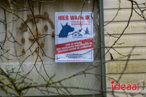 Vertrekkende campinggasten in Warnsveld (09-12-2023)