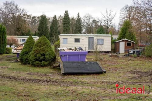 Vertrekkende campinggasten in Warnsveld (09-12-2023)