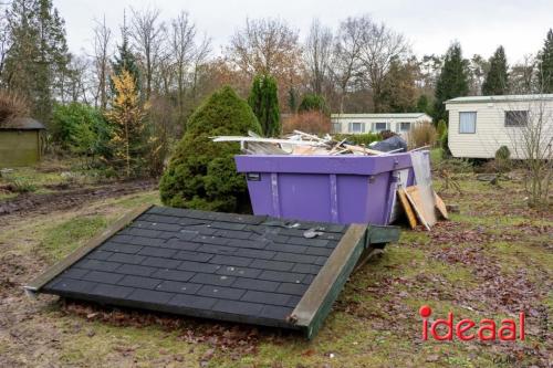 Vertrekkende campinggasten in Warnsveld (09-12-2023)