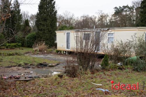 Vertrekkende campinggasten in Warnsveld (09-12-2023)