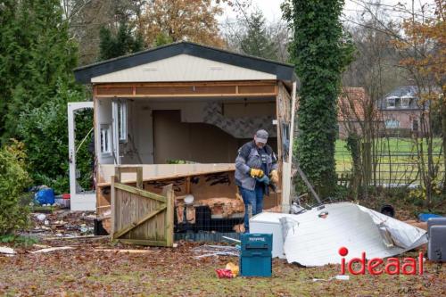 Vertrekkende campinggasten in Warnsveld (09-12-2023)