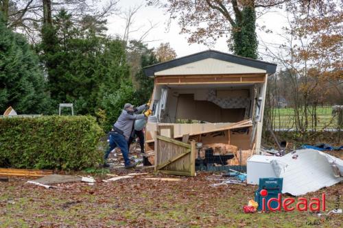 Vertrekkende campinggasten in Warnsveld (09-12-2023)