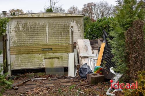 Vertrekkende campinggasten in Warnsveld (09-12-2023)