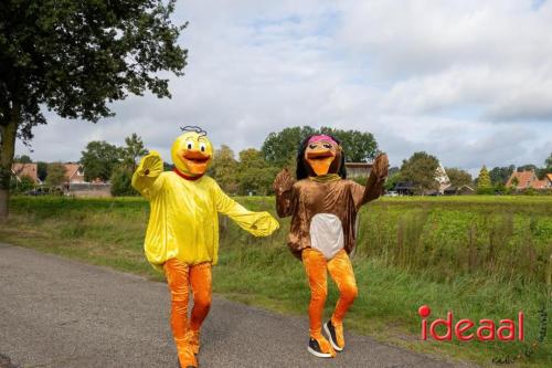 Optocht Veldhoeksfeest 2023 - deel 1 (23-09-2023)