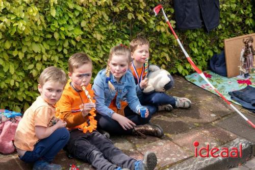 Koningsdag in Warnsveld - deel 2 (27-04-2024)