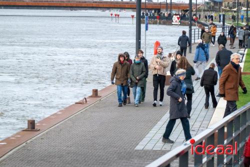 Hoog water IJsselkade in Zutphen (26-12-2023)