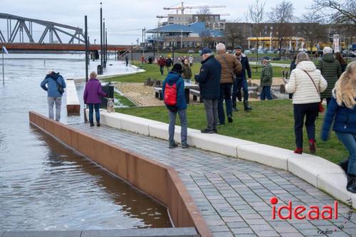 Hoog water IJsselkade in Zutphen (26-12-2023)